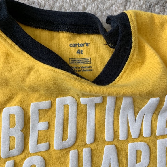 Carters PJs 4t - Picture 2 of 2